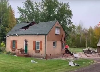3 Dead After Plane Crashes Into Minnesota Home, Sleeping Residents Unharmed