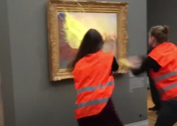 Climate Activists Arrested After Throwing Mashed Potatoes at $110 Million Monet Painting