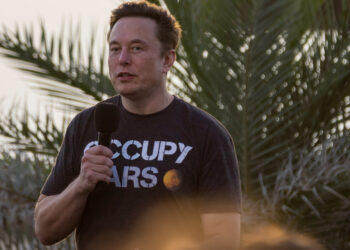 Elon Musk Reportedly Changes Mind, Offers to Buy Twitter at Original Price