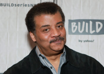 Neil deGrasse Tyson Says ‘Blue Lives Matter’ Alongside ‘Avatar’ Image and People Are Going In