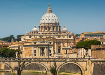 American Tourist Demands to See Pope, Destroys Two Ancient Vatican Busts