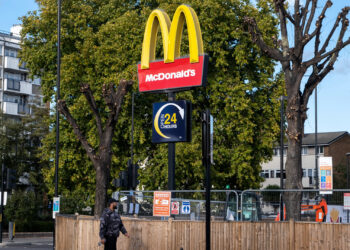 Dispatcher Answers 911 Call About McDonald’s Robbery, Realizes It’s Her Daughter