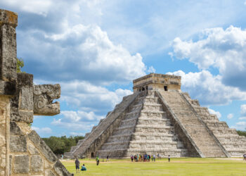 Woman Booed and Mobbed After Climbing and Dancing on Top of Mayan Pyramid