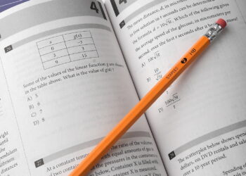 El Paso High School Students to Re-Take SATs After Test Sheets Flew Out of UPS Truck