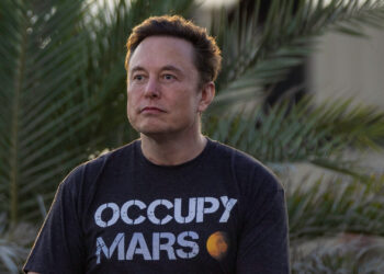 Elon Musk Asks Twitter Employees to Commit to ‘Long Hours’ or Be Fired