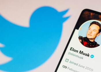 Elon Musk Claims Apple Threatening to Pull Twitter From App Store