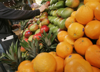 25 Percent of Canadians Are Stockpiling Food to Cope with Inflation, According to Poll