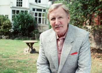 Leslie Phillips, Actor Who Voiced the Sorting Hat in ‘Harry Potter’ Films, Dies at 98