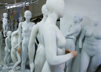 Human Body Mistaken for Mannequin and Thrown in Dumpster Leads to New Training for Quebec First Responders