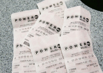 Powerball Jackpot Climbs to $1.6 Billion, Setting World Record