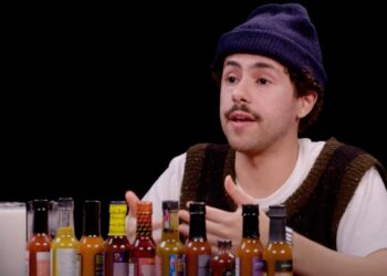 Ramy Youssef Reflects on His First Experience With a Heckler on ‘Hot Ones’