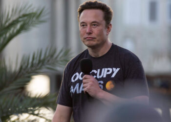 Elon Musk Asks If He Should Step Down as Head of Twitter in New Poll: ‘I Will Abide By the Results’