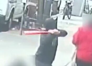 Disturbing Video Shows NYC Man Attacking Stranger With Baseball Bat