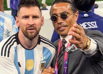 People Roasted Salt Bae for Bothering Lionel Messi to Get a Photo at the World Cup