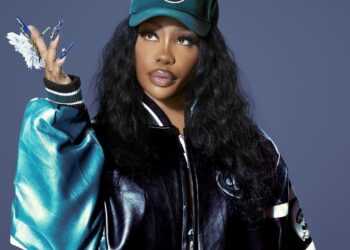 SZA Performs “Shirt,” Debuts “Blind” During ‘Saturday Night Live’ Performance