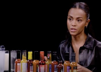 Zoe Saldaña Talks Difference Between Trekkies and Marvel Fans on ‘Hot Ones’