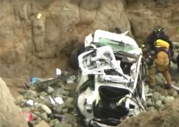 Car With 2 Adults and 2 Children Goes Over California Cliff, Everyone Survives
