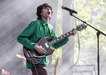 Finn Wolfhard Releases New Song “Pieces of Gold” as Ziggy Katz