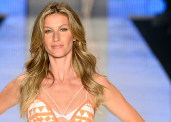 Gisele Bündchen Responds to ‘Ridiculous’ Speculation She’s Dating Tom Brady’s Friend