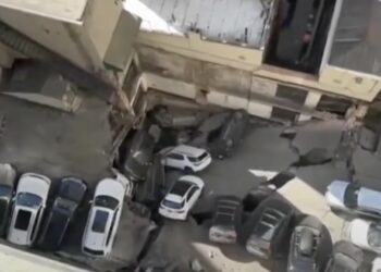 1 Reported Dead, Several Injured After Parking Garage Collapse in Manhattan