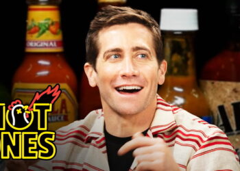 Jake Gyllenhaal Gets a Leg Cramp While Eating Spicy Wings | Hot Ones