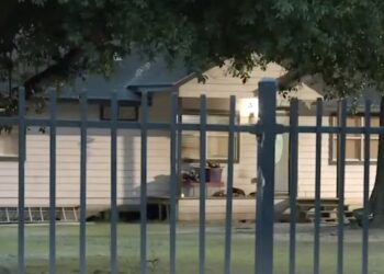 Texas Authorities Searching for Suspect Who Entered Neighbor’s Home, Shot and Killed 5 People