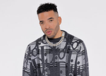 Jason Lee Talks Not Working With Ye, Debuting Rihanna’s Baby Pics, and the Queen Elizabeth Controversy