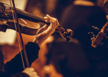 Woman Loudly Enjoys ‘Full Body Orgasm’ During Los Angeles Philharmonic Performance