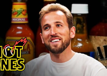 Harry Kane Takes One For the Team While Eating Spicy Wings | Hot Ones